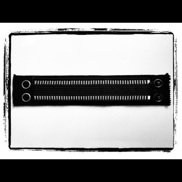 ๐บ๐ธ BLACK WHITE SERVICE STRIPES CUFF BRACELET๐บ๐ธ - Picture 4 of 6